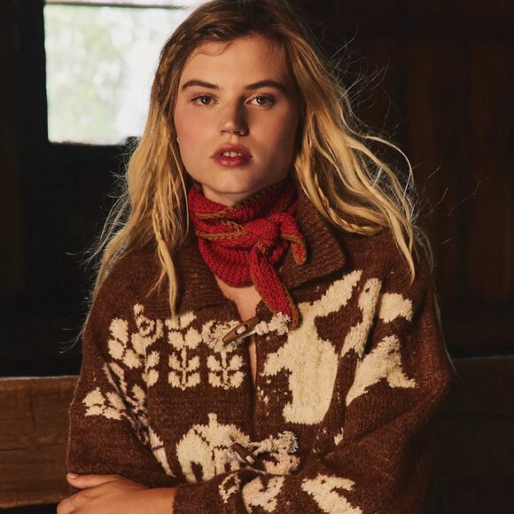 Edith Bandana - Picture 4 of 4